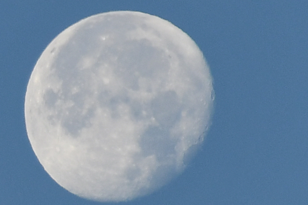 Lune gibbeuse décroissante le 6 novembre 2017 à 9h du matin à Palaiseau.