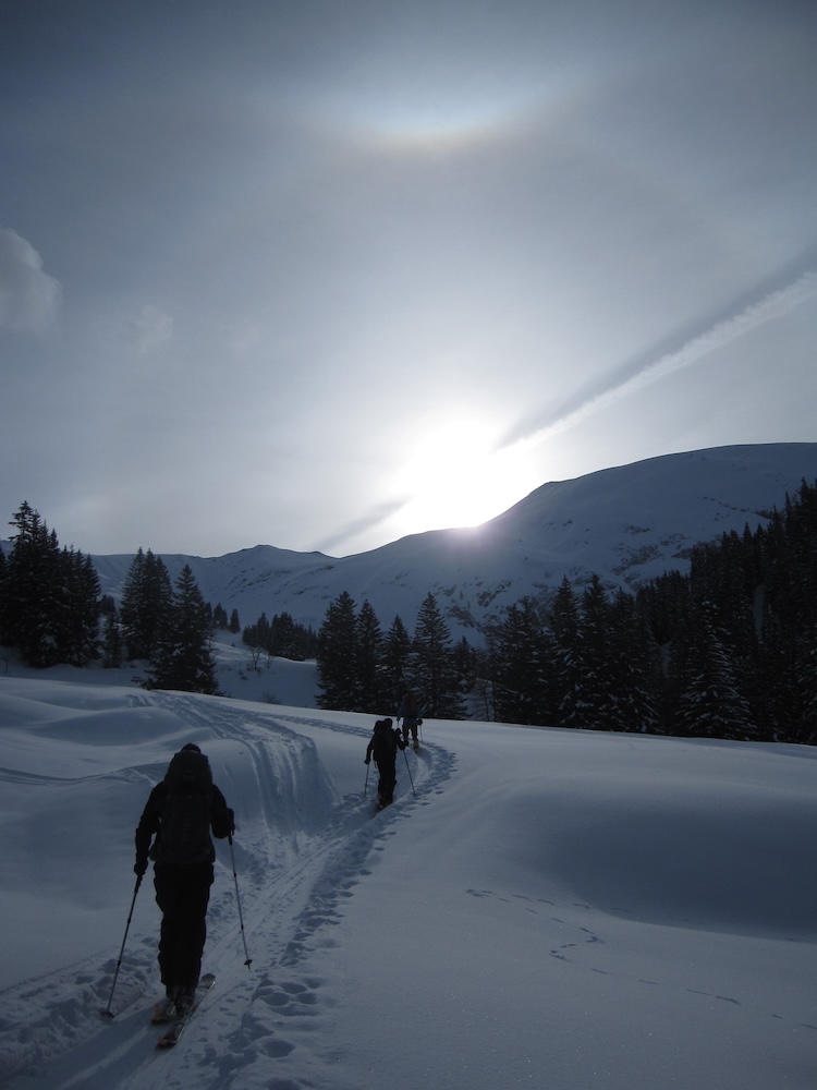 Halo à 22° et arc tangent en Suisse du côté de Gstaad le 19 janvier 2013.