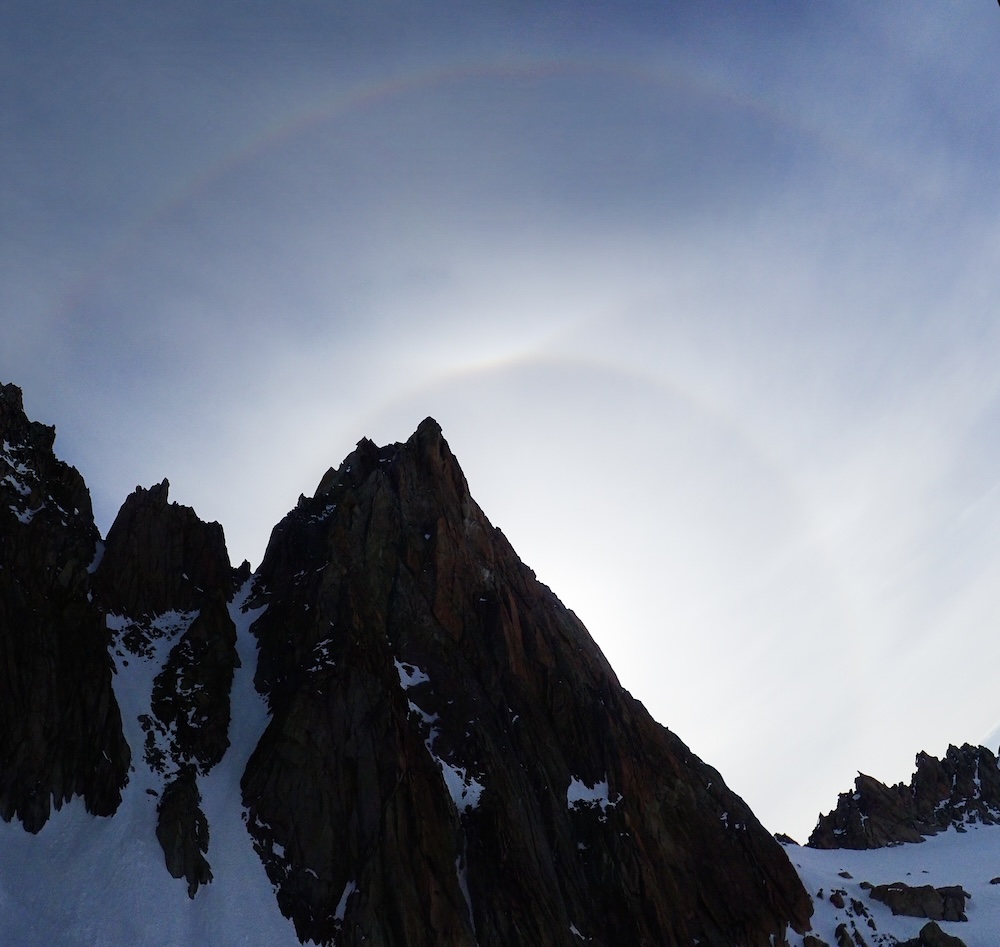 Halos à 22° et 46° avec l’arc tangent sur le glacier de Saleinaz le 8 mai 2016