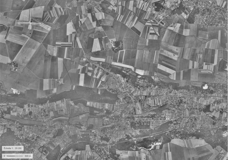 Vue aérienne du plateau de Saclay et la vallée de l’Yvette centré sur le site (encore
inexistant) de l’université Paris-Saclay). Source : Géoportail